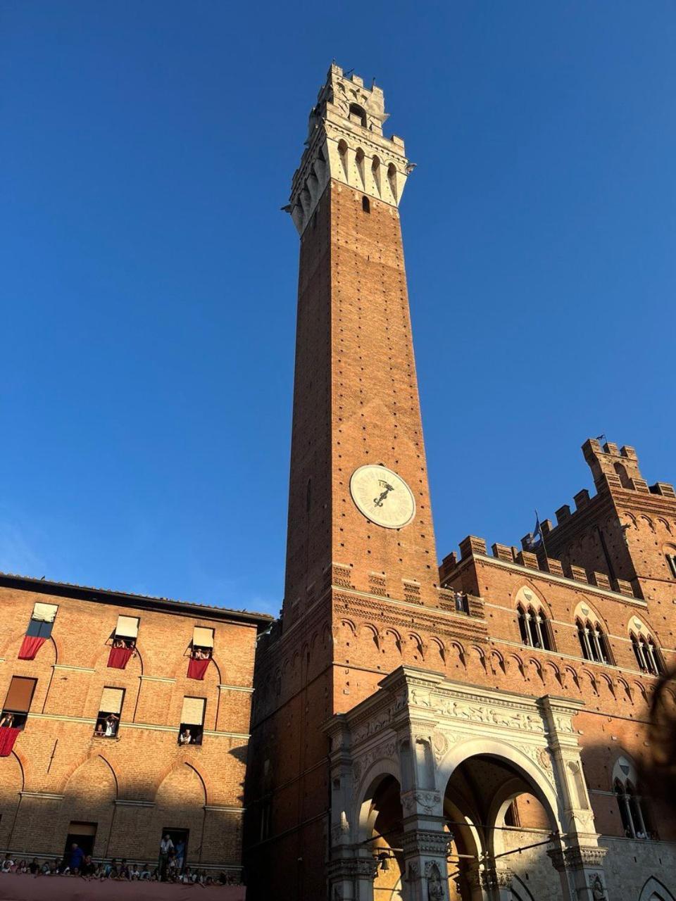 La Campanina-nel Cuore Di E Della Contrada Siena