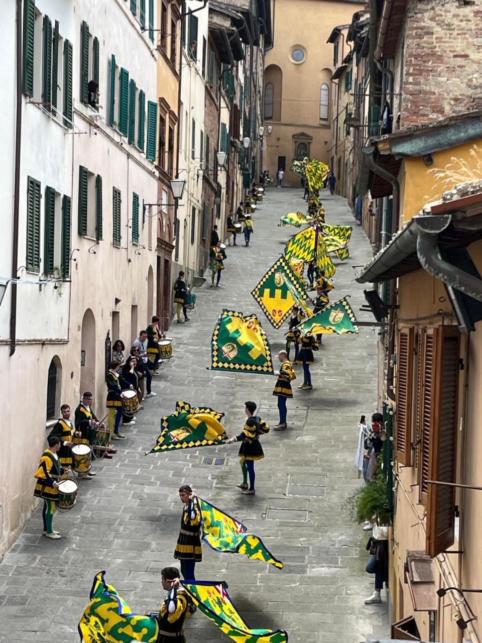 La Campanina-nel Cuore Di E Della Contrada